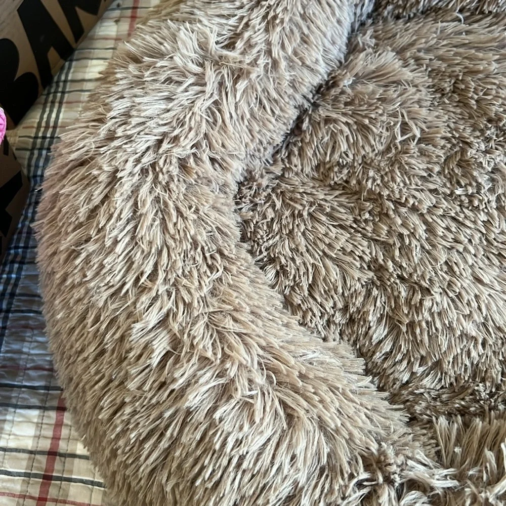 Pupshow orthopedic cuddler bed
